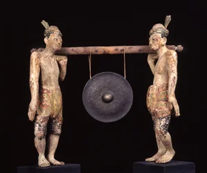 Gong, konec 19. století (dřevo a kov)
