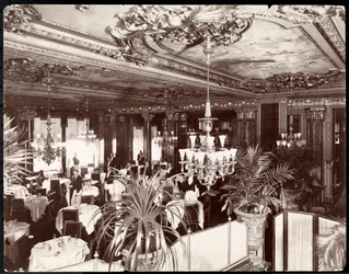 Jídelna v hotelu Savoy, cca 1895-96 (stříbrný želatinový tisk)