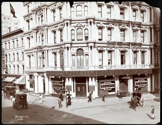Gilsey House, Broadway a 29th Street, New York, 1906 (stříbrný želatinový tisk)