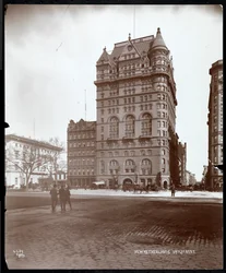 The New Netherland Hotel, 5th Avenue a 59th Street, New York, 1898 (stříbrný želatinový tisk)