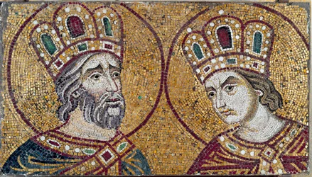 Římský císař Konstantin I. se svou matkou svatou Helenou (detail mozaiky)