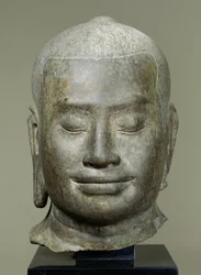 Hlava krále Jayavarmana VII (r.1181-c.1220) (bronz)