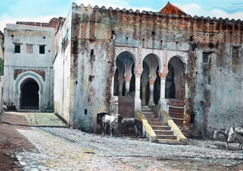 Severní Maroko, Tanger, vchod do guvernérského paláce, datum snímku: kolem roku 1910. Archiv Carla Simona