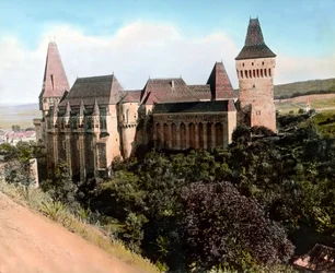 Rumunsko, Transylvánie, hrad Hunyad (známý také jako hrad Hunyadi, hrad Corvin nebo hrad Hunedoara), datum pořízení snímku: kolem roku 1920. Archiv Carla Simona