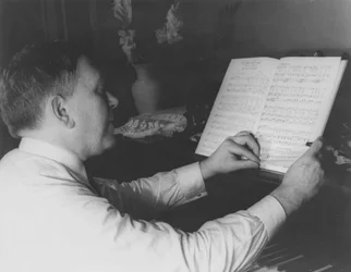 Henry Louis Mencken (1880-1956) Červenec 1932 (želatinový stříbrný tisk)