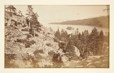 Čtyři železniční scény a čtyři pohledy na jezero Tahoe: Emerald Bay, Lake Tahoe