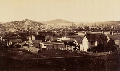 [Průčelí města z kopce Rincon v roce 1860]