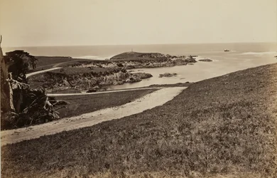 Pohled na pobřeží u Monterey