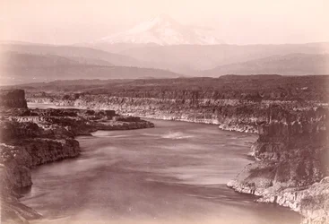 [Mount Hood z The Dalles v Oregonu]