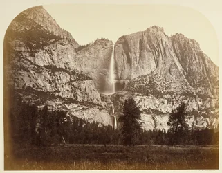 Yosemitské vodopády (pohled zepředu), 2477 stop.