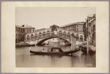 Benátky: most Rialto