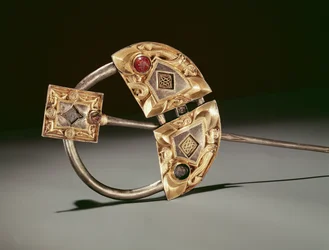 Prstencová brož, Ardagh Hoard, Reerasta, County Limerick, věk Vikingů (stříbrně zlacená)