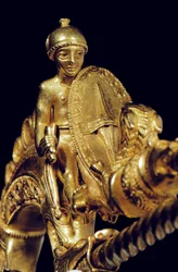 Velmi důležitá latenská válečnická fibula, detail (zlato) (viz také 1065822-6)