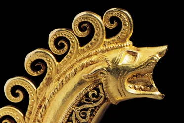 Velmi důležitá latenská válečnická fibula, detail (zlato) (viz také 1065822-7)