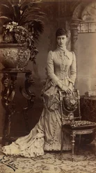 Elisabeth Fiodorovna de Russie (rozená Elisabeth de Hesse Darmstadt) - Portrét velkovévodkyně Elizavety Fjodorovny (1864-1918), princezny Alžběty Hessenské a od Rýna, Bergamasco, Charles (Karl) (1830-1896). Albumin Photo, ca 1884. Ruský státní film