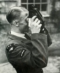 Letec se učil navigaci během druhé světové války, 1941.