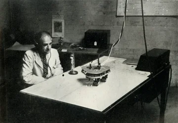 Řídící pult v letecké výcvikové škole RAF, 1941.