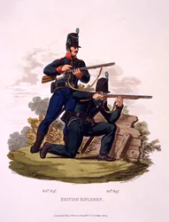 Uniforma britských střelců (60. a 95. pluk), z „Kostým britského impéria podle posledních předpisů“, vydané v roce 1813 (ručně kolorovaná akvatinta)