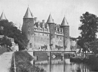 Chateau de Josselin, sídlo vévody de Rohan, c1913