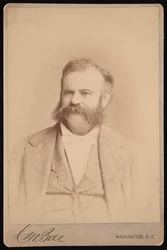 Portrét Johna Wesleyho Powella 1834-1902, cca 1872.
