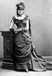 Berthe Morisot, kolem roku 1880 (černobílá fotografie)