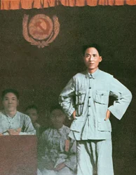Mao Ce-tung promlouvá na mezinárodní komunistické konferenci v provincii Ťiang-si