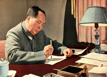 Portrét čínského představitele státu Mao Ce-tunga (Mao Zedong nebo Mao Tse Toung nebo Mao Tso Tong) (1893-1976). Čína, kolem roku 1960.
