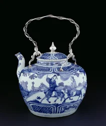 Čínská konvice s evropským uchem, přechodné období, cca 1640 (porcelán se stříbrem)