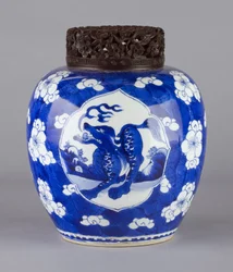 Dóza (s krytem a designem draka), 1662-1722 (keramická)
