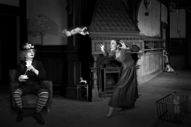 Surrealistické temné drama