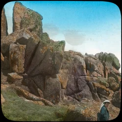 Ladies Wishing Chair, Logan Rock, poblíž Treen, Cornwall, konec 19. nebo začátek 20. století.