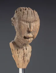 Fragment konžského nkisi nkondi (dřevo)