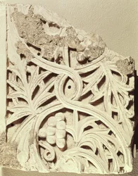 Fragment vlysu, z kláštera Apa Jeremias, Sakkara (vápenec)