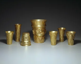 Kádinky, 900-1100 (zlato)