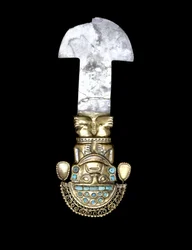 Ceremoniální tumi, období středního Sicánu, 900-1100 (zlato, stříbro a tyrkys)