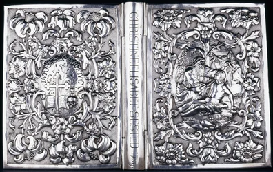 Horní a spodní obálka knihy s listy a obrazem Milosrdného Samaritána, 1740