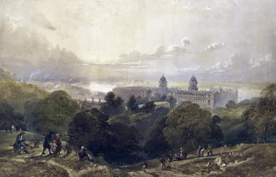 Pohled na Greenwich (Anglie), jeden letní večer, z výšin parku, vzadu panorama Londýna