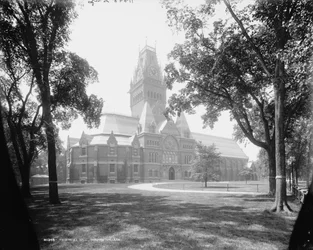 Pamětní síň, Harvard College, kolem roku 1899