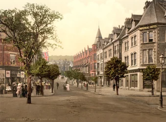 Station Road, Colwyn Bay, Wales, asi 1890-1900 (fotochromový tisk)