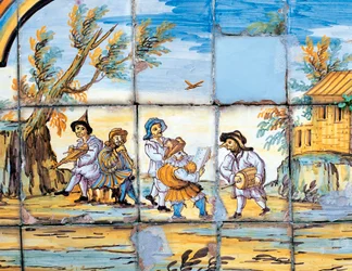 Detail majolikové výzdoby kláštera klarisek