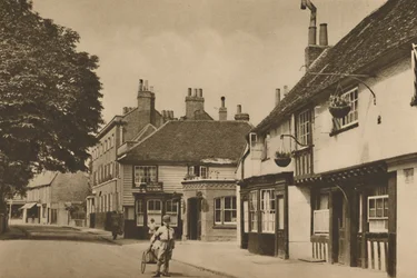 Church Street, Chiswick, s tím, co bývalo Burlington Arms, c1935.