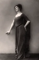 Miriam Clements , britský herec a performer, 1910.