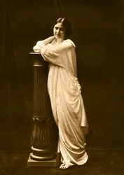 Slečna Isadora Duncan, konec 19. století.