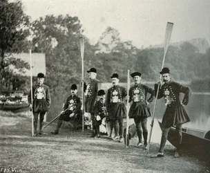 Vodníci Jejího Veličenstva, c1897
