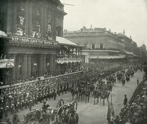 Královský průvod: Aides-De-Camp procházející United Service Club, c1897
