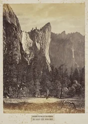 Yo-Sem-i-te Valley, Kalifornie. Údolí z Pohono Meadows