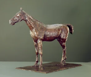 Stojící kůň (bronz)