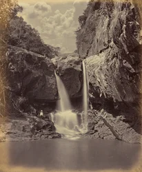 Nízké vodopády. Coonoor Ghant