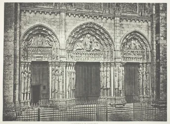Hlavní portál, katedrála Chartres