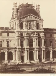 Pohled na Louvre